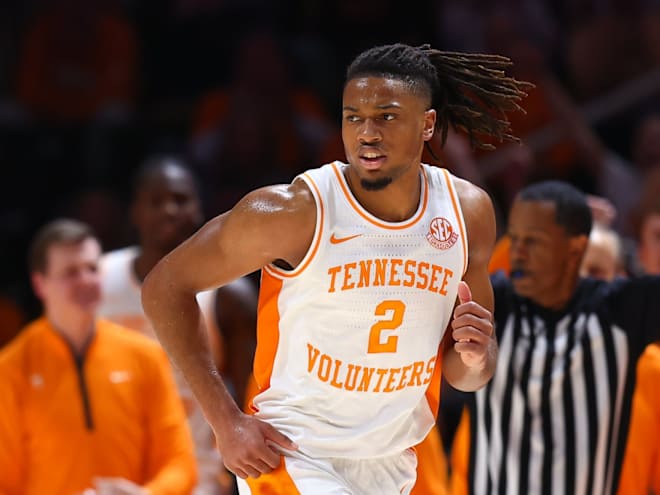 Chaz Lanier dazzles in final Knoxville act, Vols beat South Carolina