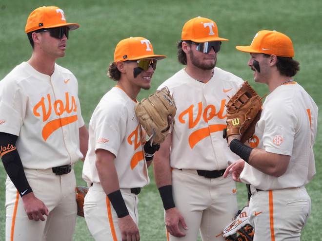 Live updates, discussion: No. 2 Tennessee baseball vs. No. 7 Florida (G1)