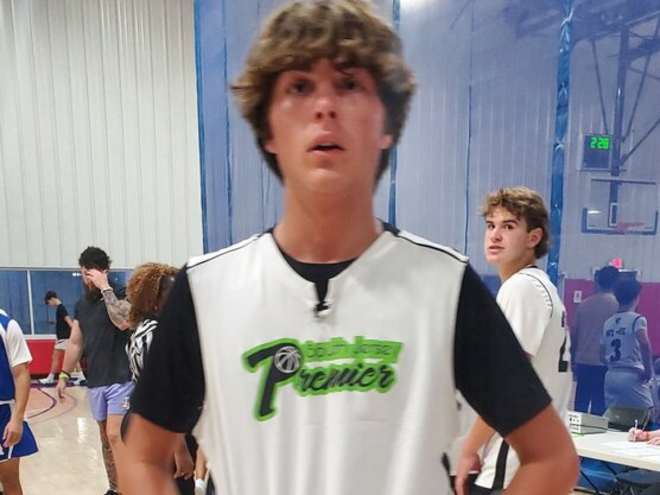 Stokes makes college pick