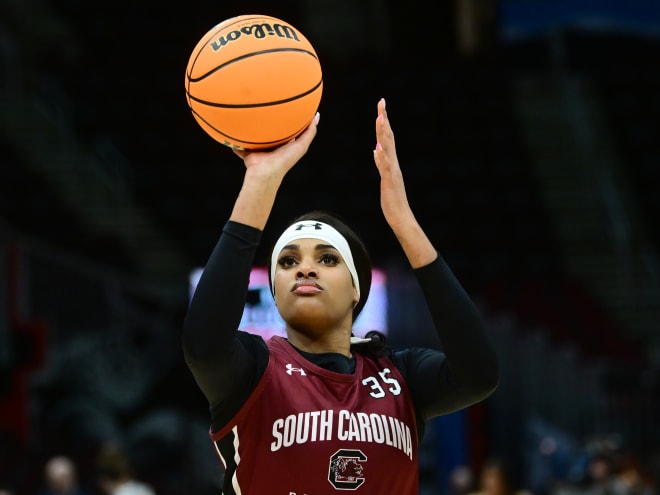 Forward Sakima Walker enters transfer portal