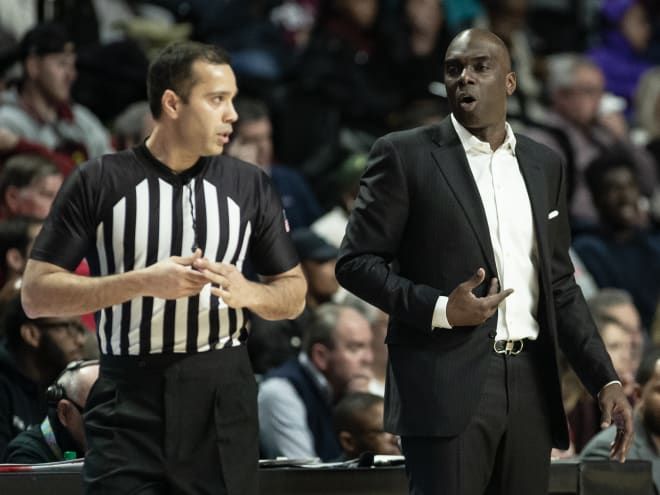 Missed free throws haunt Temple in 76-71 loss to USC