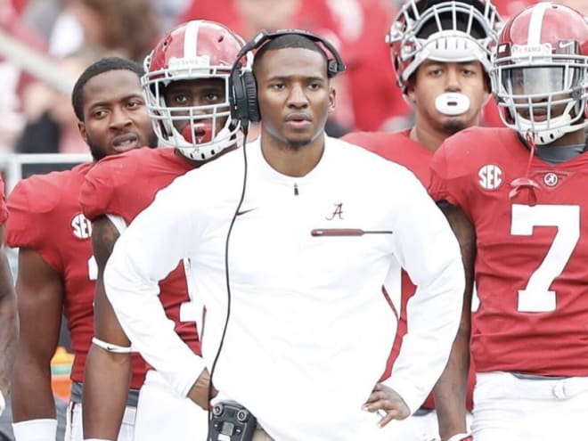 Arkansas hires NFL assistant as secondary coach