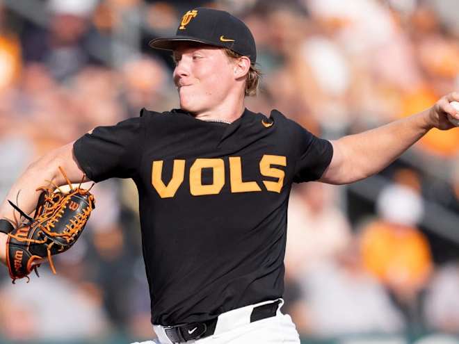 Live updates, discussion: No. 17 Tennessee at No. 8 Arkansas (Game 2)