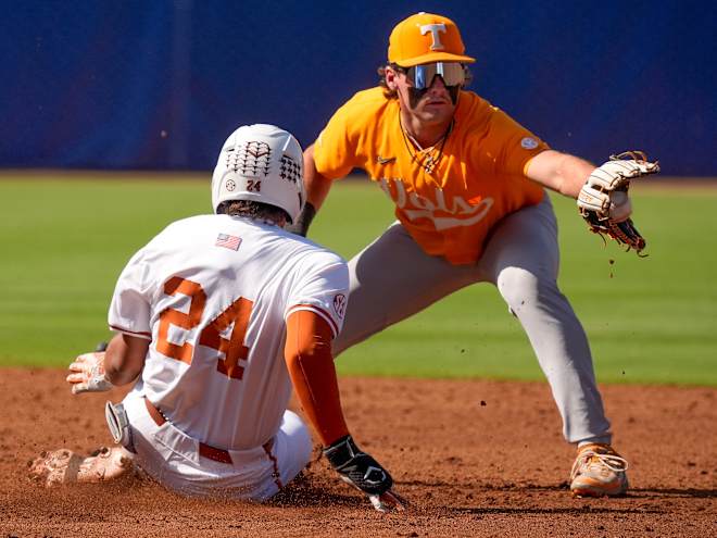 Gavin Kilen extra-inning hero in Tennessee's SEC Tournament win over Texas