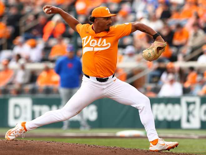 Tennessee run-rules Florida, claims first SEC series