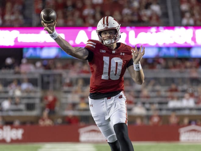 Wisconsin transfer QB Tyler Van Dyke enters transfer portal