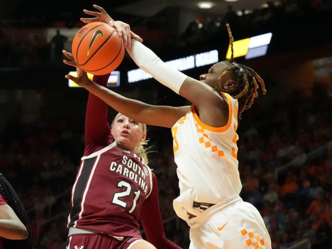 South Carolina women's basketball holds on for 70-63 win at Tennessee