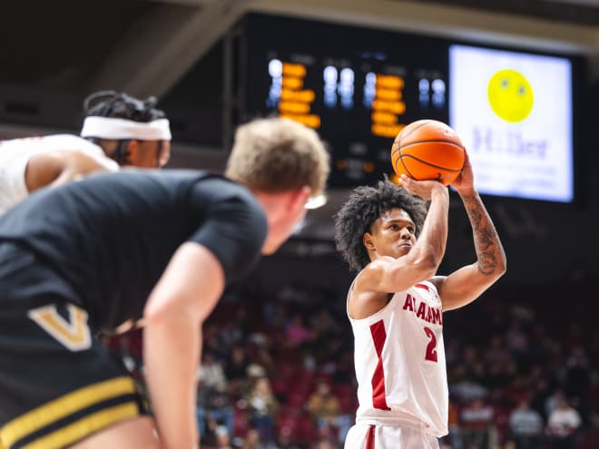 Green light from Nate Oats continues to benefit Alabama guard Aden Holloway