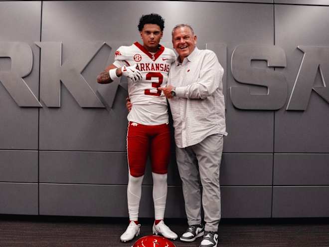 2026 in-state receiver commits to Arkansas