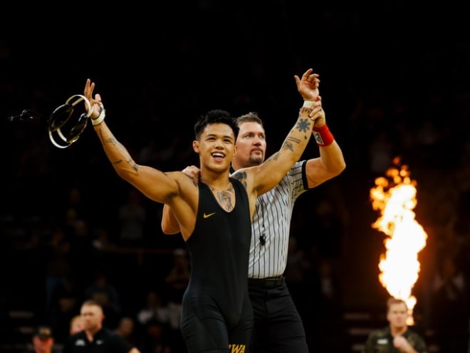 No. 2 Iowa 32, No. 20 Stanford 9: Dazzling Home Debuts