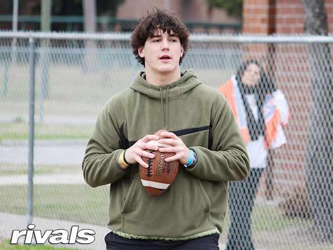 Top recruit from Tennessee, 5-star QB headed to Vols' SEC rival