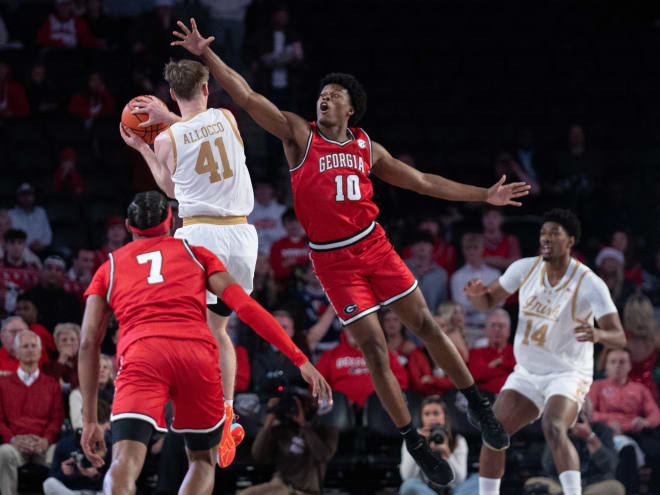 PHOTOS: Georgia men's basketball beats Notre Dame 69-48