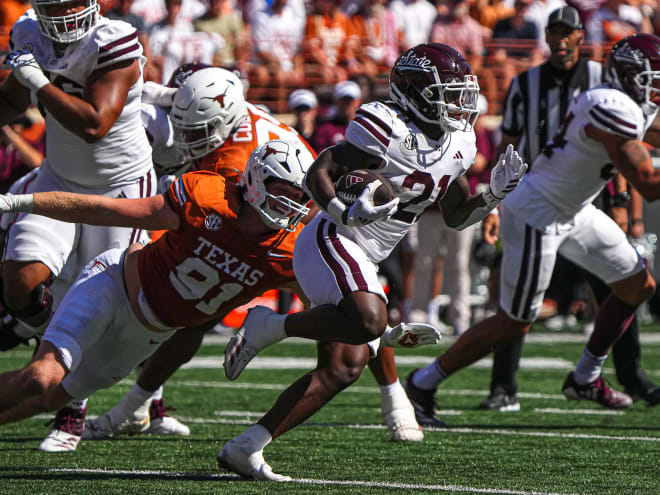 Longhorns Pull Away From Bulldogs 35-13