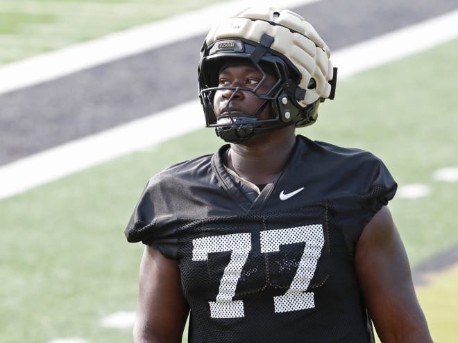 Purdue offensive lineman Mahamane Moussa to enter NCAA Transfer Portal