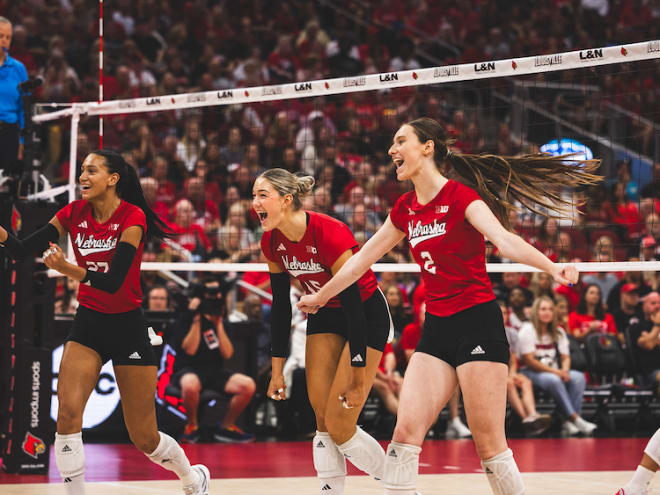 VB Match Previews: Huskers return home to face Illinois and Michigan