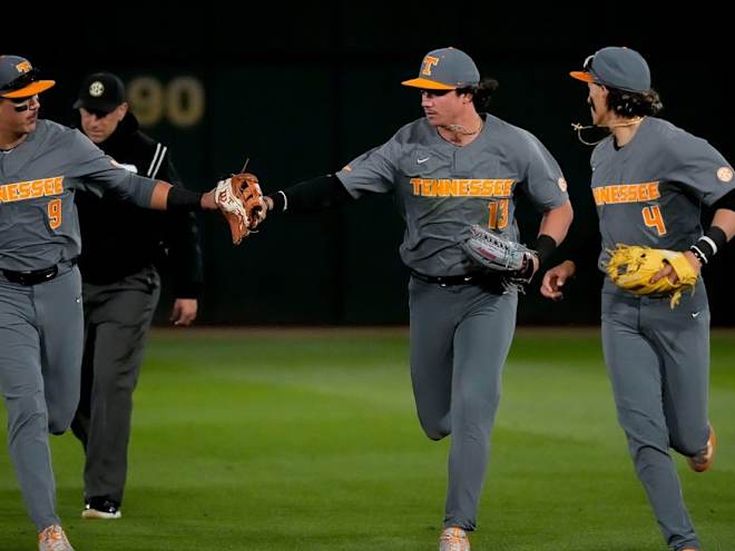 Live updates, discussion: Tennessee at Arkansas (Game 1)