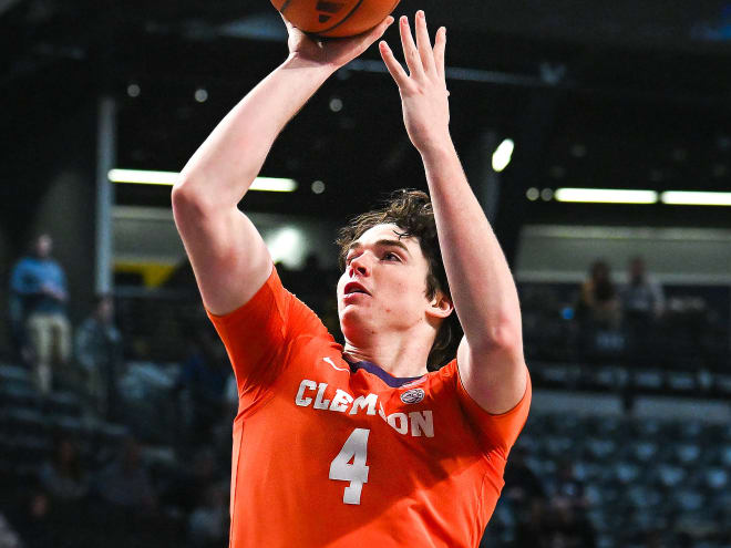 Schieffelin leads Clemson to 70-55 win over San Francisco