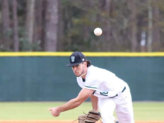 Riley Fisher commits to Diamond Dogs