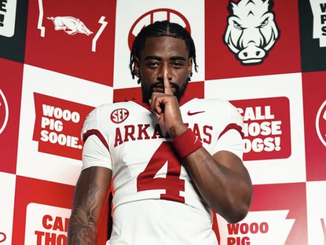 Transfer running back Mike Washington signs with Arkansas