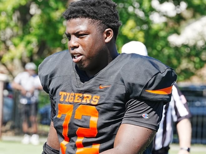 Tackle Junior Saunders creating impressive resume