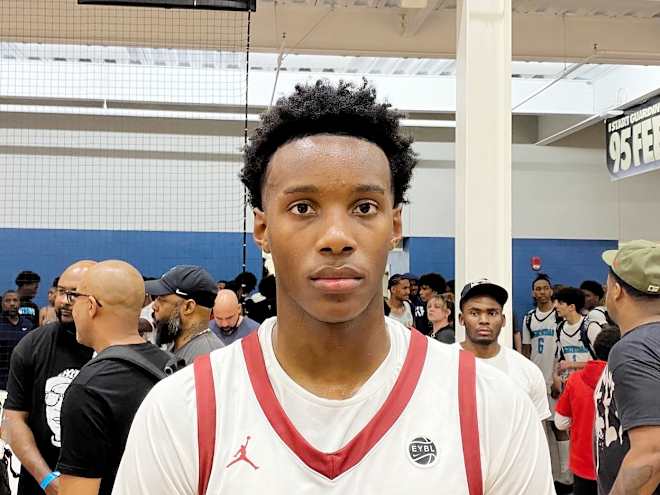 Arkansas checks in on 5-star forward Christian Collins at EYBL in Memphis