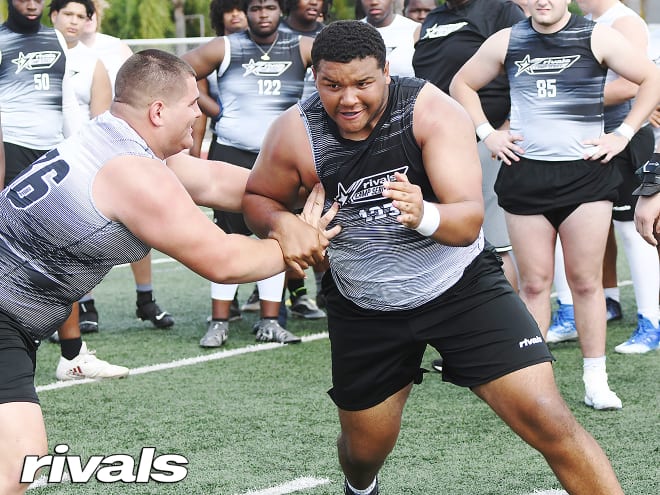 Four-star DT Davion Dixon is Notre Dame's first commitment in 2025 class