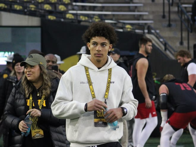 Three-Star Kansas DB, JJ Dunnigan Picks up Iowa Offer