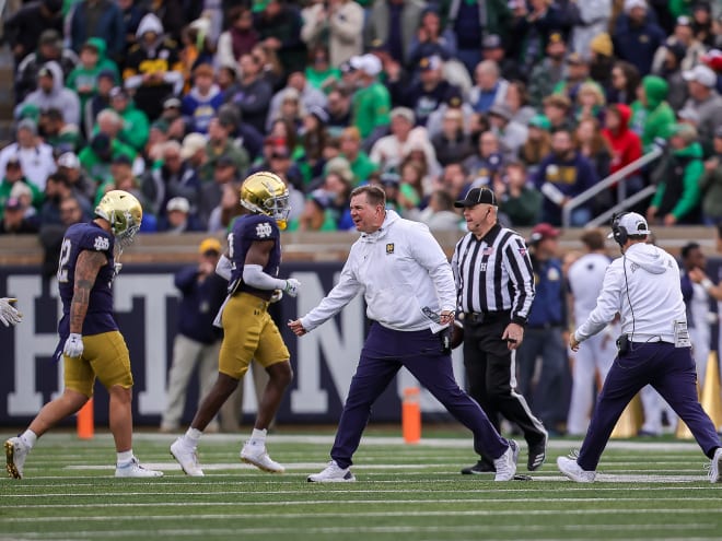 Notre Dame football DC Al Golden becomes Broyles Award finalist