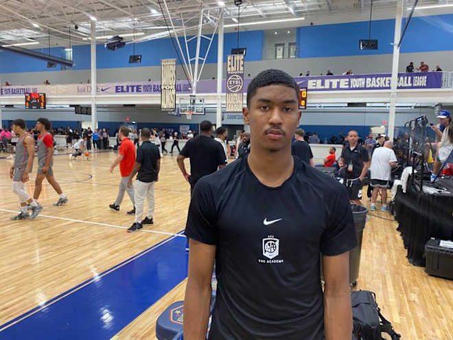 Jason Crowe Jr. says Jason Hart helps give Kentucky a different look