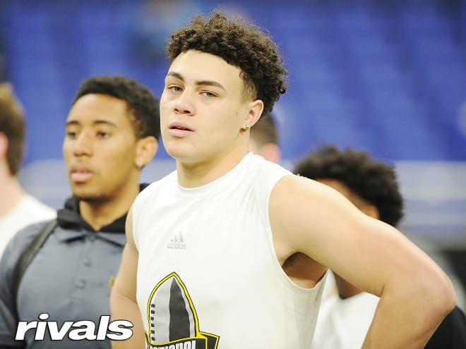 Four-star Theo Johnson postpones his decision