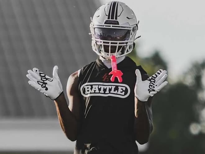 2026 4-star Arkansas commit put on flip watch