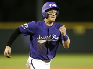 Frogs top UTA Mavericks