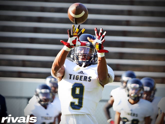 Kani Walker details Boston College de-commitment & interest in Louisville