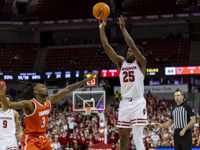 John Blackwell's Career-High 30 Points Help No.19 Wisconsin Survive UTRGV