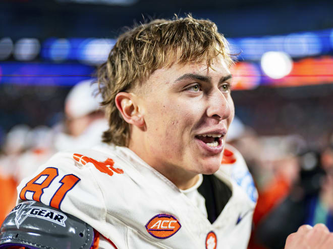 Clemson kicks last-second field goal to beat SMU 34-31, win ACC Title