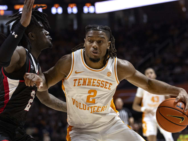 Behind Enemy Lines:  Top-ranked Tennessee Volunteers visit Illinois