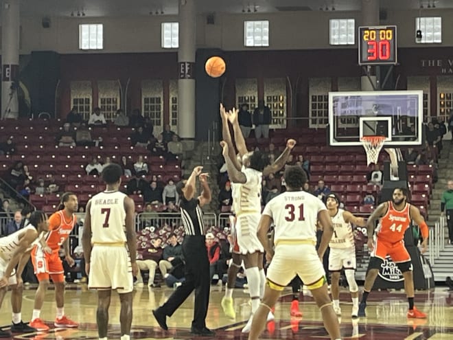 MBB Loses Late Lead, Then Game To Syracuse