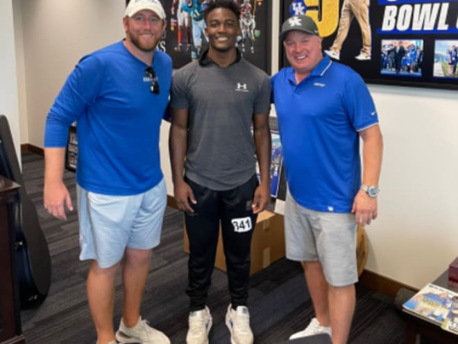 QB Chris Parson pledges to return to UK after standout camp performance