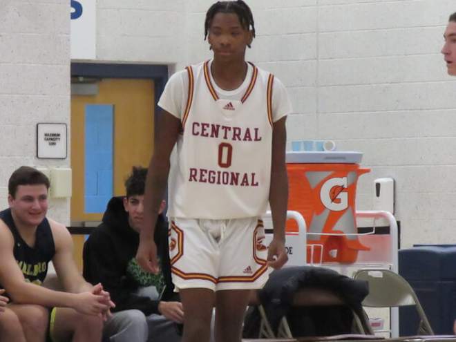 Riley makes college pick