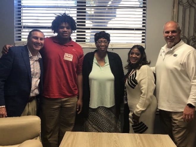 OL pledge eager to get up to UF: 'I just want to reach my full potential'