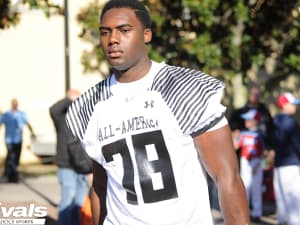 Texas trying to make a push for top national OL Nick Petit-Frere