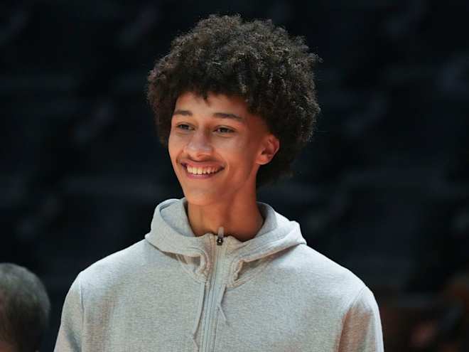 LOOK: Tennessee basketball 5-star freshman on campus in Knoxville