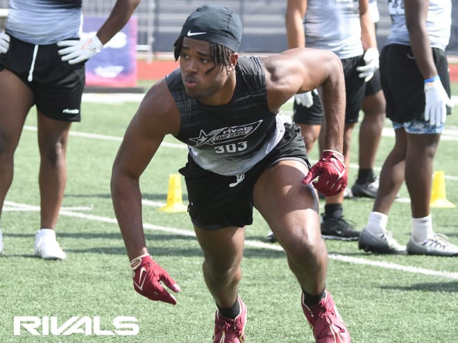 Five-star DE Javion Hilson exploring options