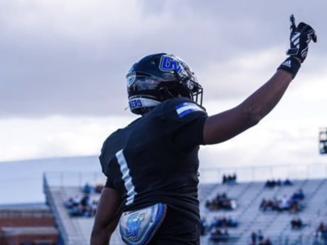 Grand Valley State Transfer S Devin Pringle commits to UConn Football