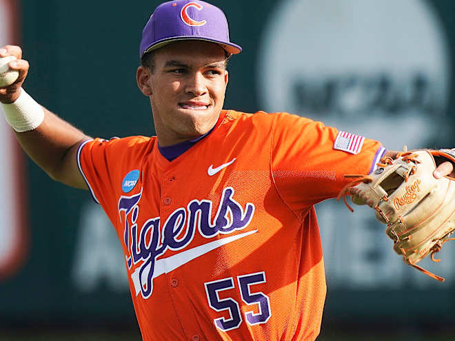 No. 6 Clemson falls to No. 8 Coastal Carolina 5-3