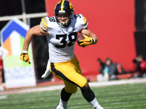 Hockenson wins Mackey Award