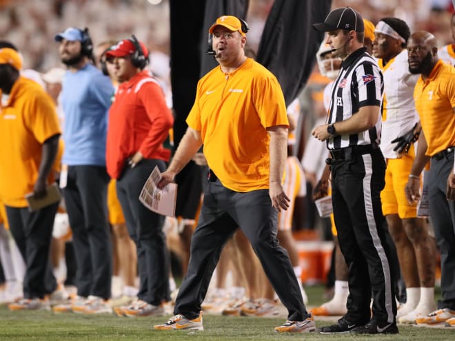 Vegas: Tennessee football odds tumble after upset loss to Arkansas