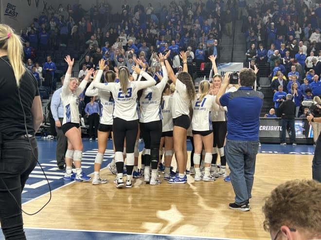 Jays Advance to Sweet 16