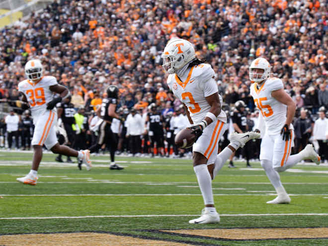 ESPN writer not as high on Tennessee football corner Jermod McCoy as others