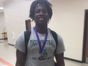 DE lands offer: I can't see myself anywhere but Miami